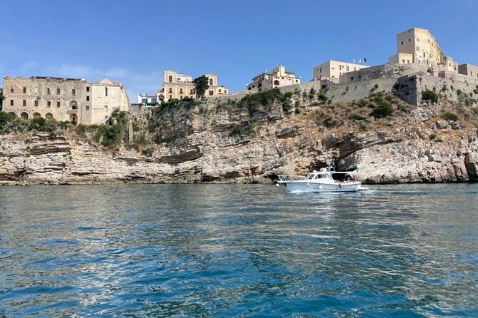 Tourist boat tour of the Gaeta peninsula - Admiring the Montagna Spaccata and Sanctuary