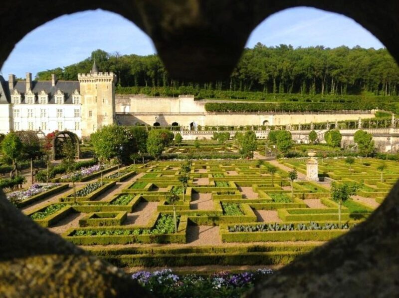 Tours: Chateaux Azay-le-Rideau and Villandry Morning Tour - The Role of the Guides and Customer Satisfaction