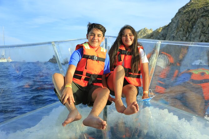 Tours in Cabo, Paseo al Arco and Fin de la Tierra in the only Clear Boat - Logistics: Meeting Point and Group Size