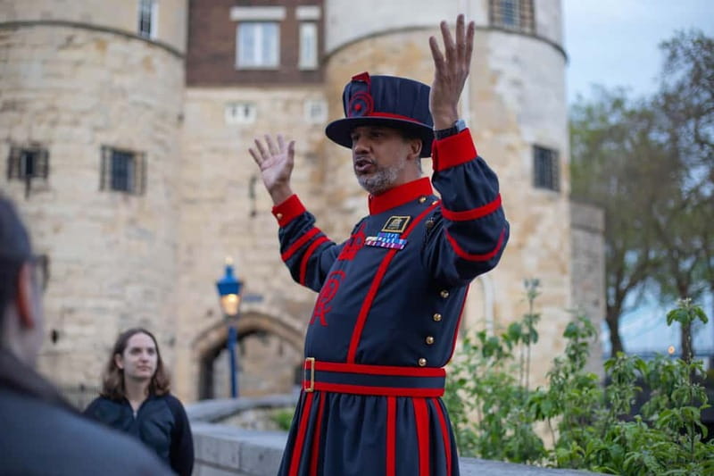 Tower of London After Hours with Beefeater & Keys Ceremony - Exploring the Tower at Night