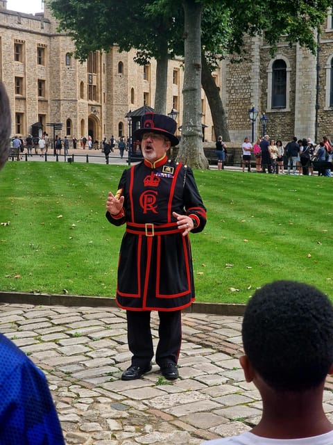 Tower of London Crown Jewels and English Royal History Tour - The Tour Itinerary and Key Stops