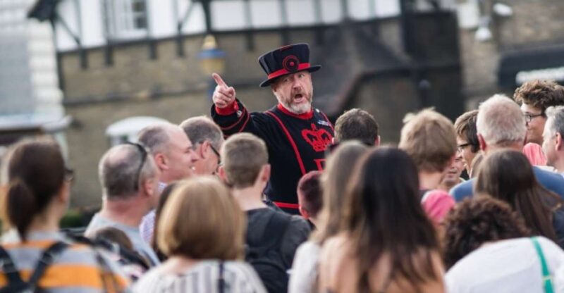 Tower of London: Early Access with Crown Jewels & Beefeaters - Exploring the Bloody Tower, Traitors Gate, and Other Historic Sites