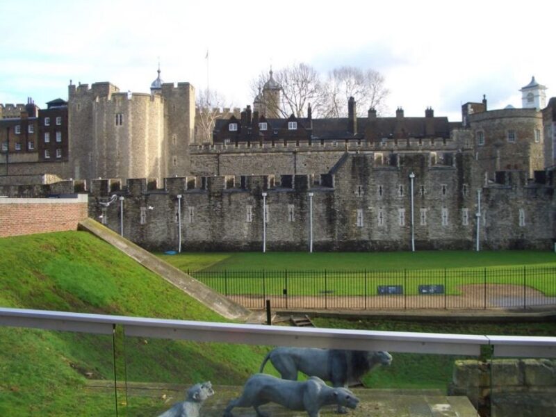 Tower of London Kid-Friendly Private Tour - Engaging Guides Who Make History Fun