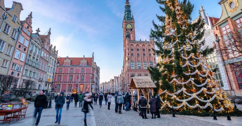 Town Hall and Gdansk Old Town Private Tour with Tickets - Key Points