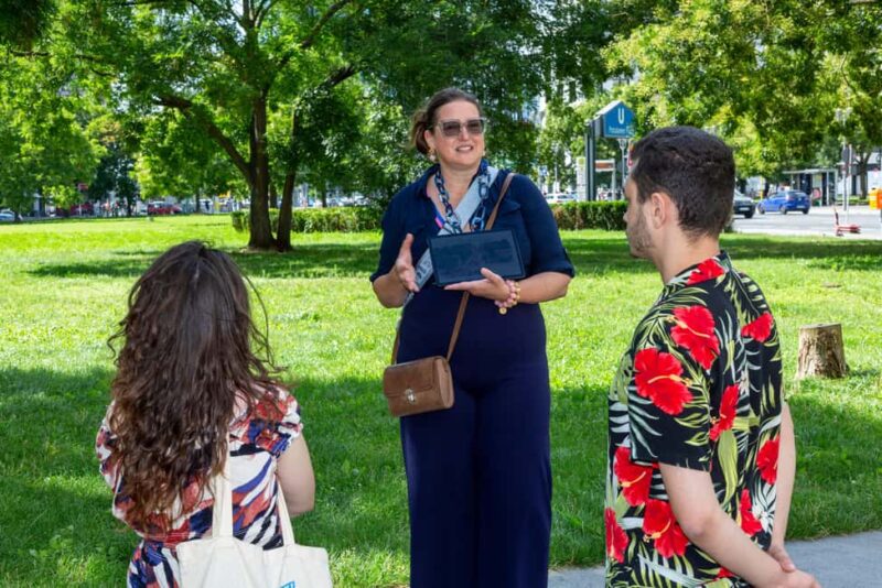 Traces Of Berlin: Guided Berlin Tour (English or German) - Visiting the Martin-Gropius-Bau and Its Architectural Significance