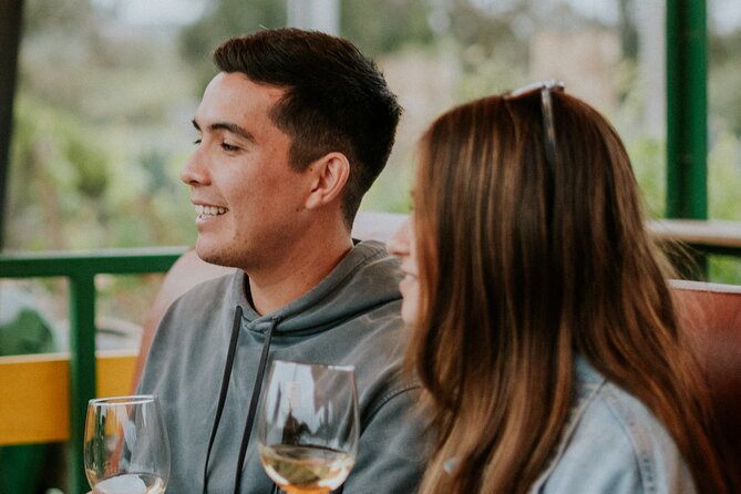 Tractor Pull Around Vineyards and Wine Tasting Tour - Key Points