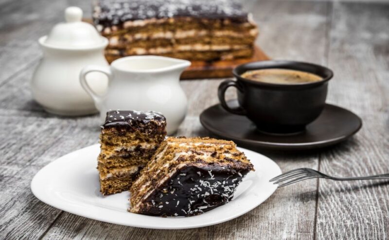 Traditional Czech Food and Prague Old Town Private Tour - Exploring Pragues Old Town Highlights