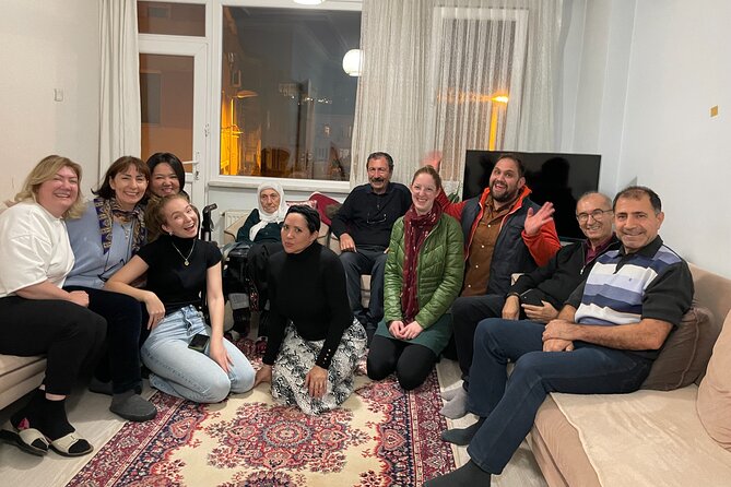 Traditional Family Dinner in Istanbul with with Eastern Family - Key Points
