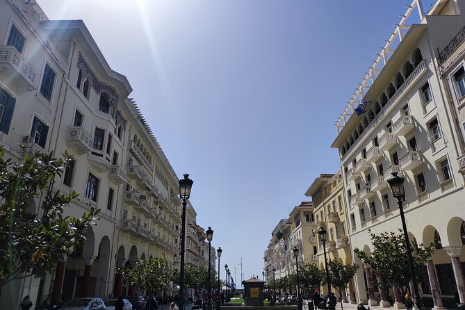 Traditional Greek Food Tour With A Local - The Role of the Guide in Enhancing the Experience