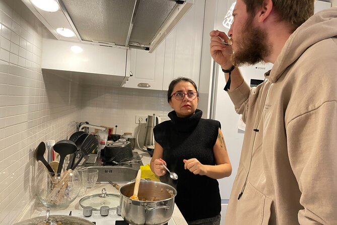 Traditional Home Cooking with a Local in stanbul City Center - Cooking in a Local Home: Recipes and Stories