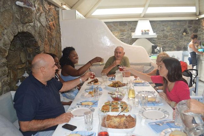 Traditional Lunch or Dinner with Drinks in Mykonos - A Warm Welcome to a Traditional Greek Meal in Mykonos