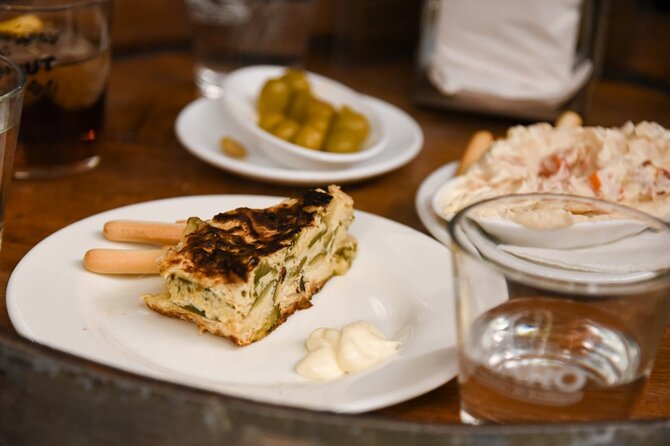 Traditional Malaga Tapas and Wine Tour - Alicia’s Expertise and Local Insights