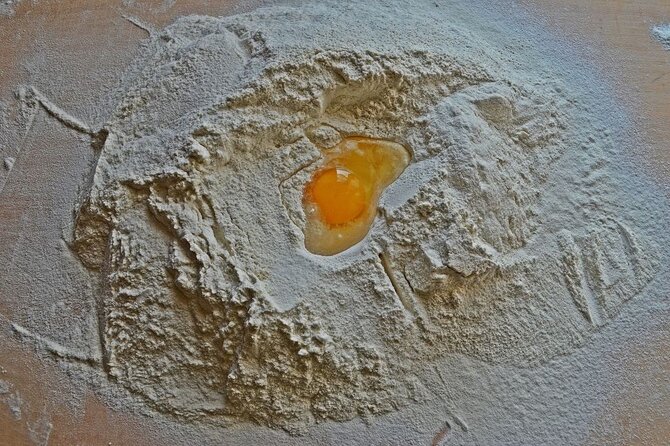 Traditional Pasta Cooking Class with Tiramisu small group - Key Points