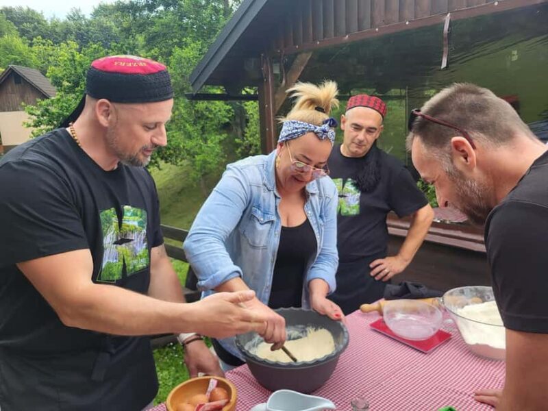 Traditional Plitvice Lakes Cooking Class - Savoring the Traditional Croatain Meal