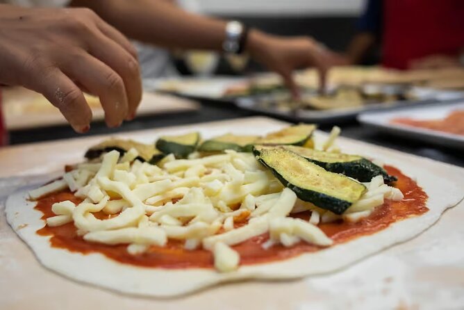Traditional Roman Pizza Making Class with Wine - Key Points