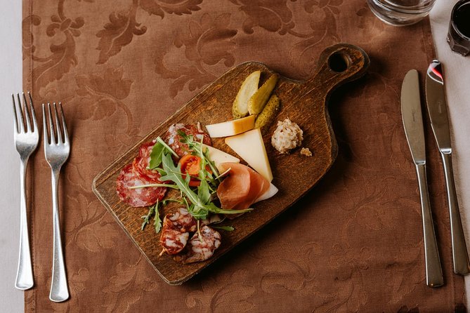 Traditional Slovenian Dinner and Show - Key Points