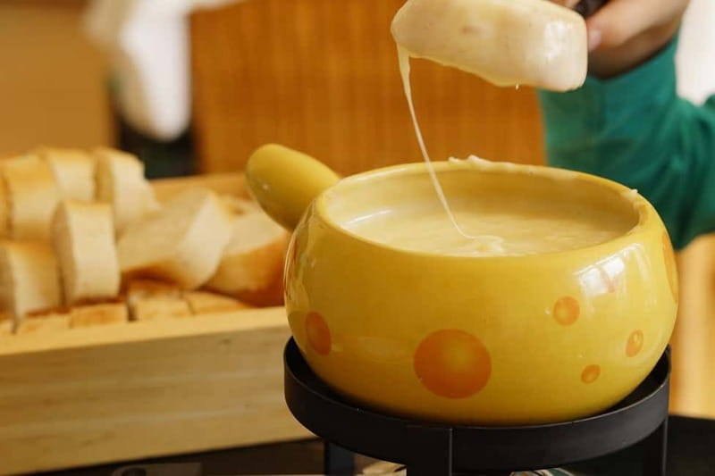 Traditional Swiss Dinner: Cheese Fondue, Appetizers/Dessert - The Swiss Culinary Highlights: Cheese Fondue and More