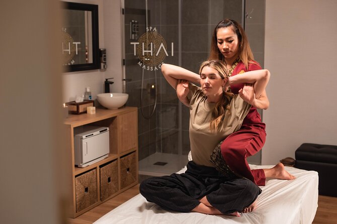 Traditional Thai Massage 60 min at THAI MASSAGE ALURA - An Hour of Expert Thai Massage by Skilled Therapists
