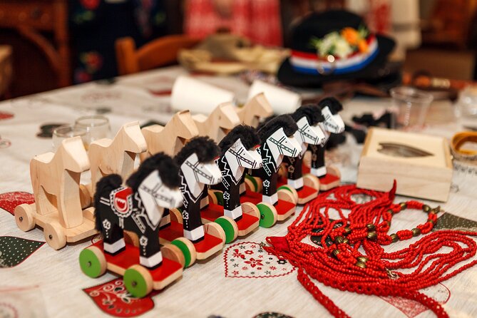 Traditional Workshop Experience Hearts Of Zagreb - Photos with Folk Performers and Personal Interactions