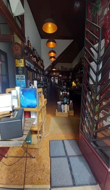 Traditions and Shopping in Coimbra Old Town Tour - Flexibility and Pacing in the Tour Schedule