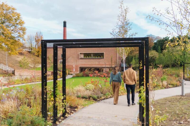 Tranent: Glenkinchie Whisky Distillery Tour and Tasting - Tasting Experience in the Tasting Room