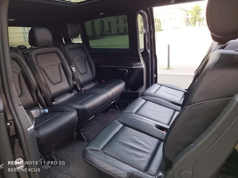 Tranfer with small or Bigger introduction Tour Berlin - An Intimate, Personalized Approach to Berlin Sightseeing