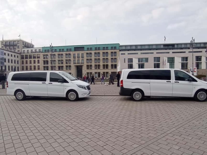 Tranfer with small or Bigger introduction Tour Berlin - The Experience of the Guides and the Vehicle