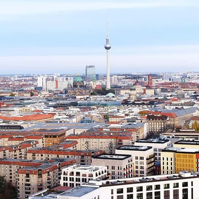 Tranfer with small or Bigger introduction Tour Berlin - Practical Details: Booking, Languages, and Group Size