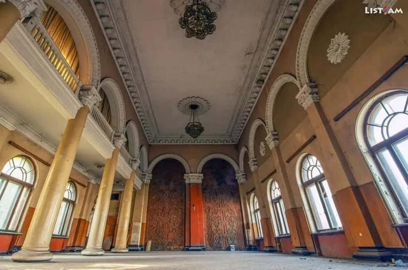 Trans-Caucasian Railway Adventure: From Armenia to Georgia - The Comfort and Personalization of Small Group Tours