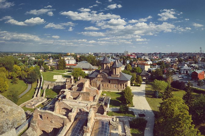 Transfagarasan Road & Balea Lake - Private Tour from Bucharest - Exploring Vidraru Dam and Lake