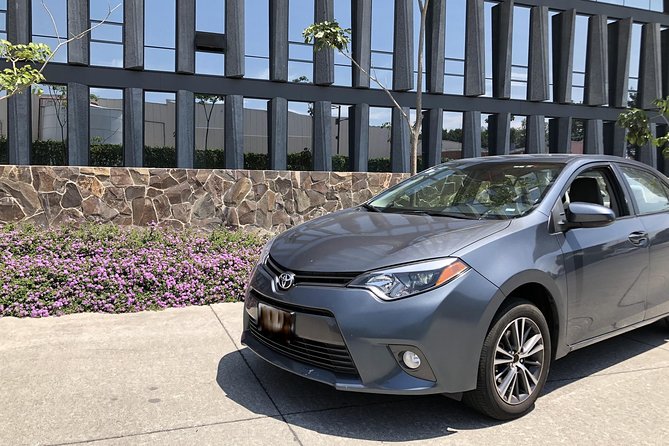 Transfer by car to or from Guadalajara Airport - Vehicle options and capacity for Guadalajara airport transfers