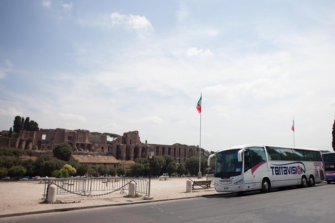 Transfer Fiumicino Airport - Rome City Centre - Exact Pickup at Fiumicino Airport for Hassle-Free Boarding