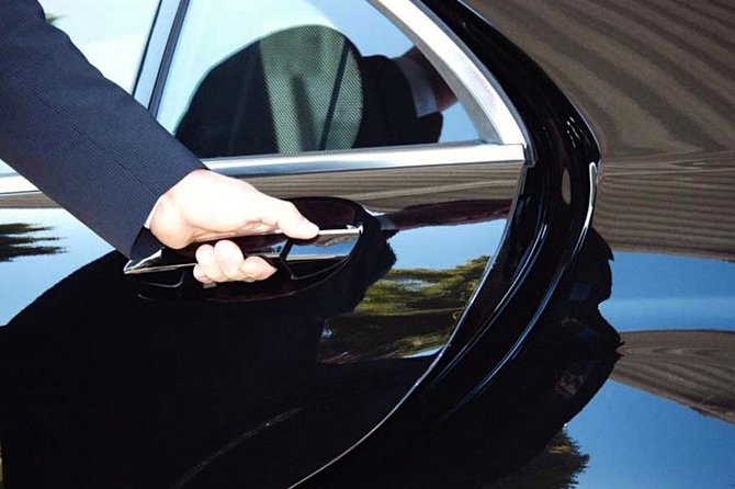 Transfer from Antibes to Nice Airport - Safety, Insurance, and Vehicle Standards