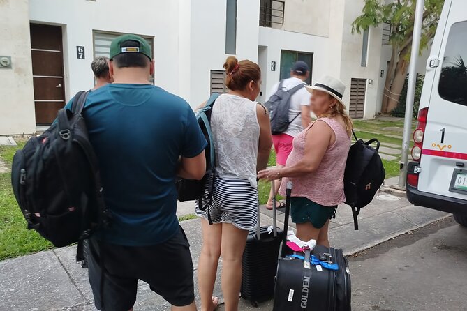 Transfer from Cancun Airport to Playa del Carmen - Seamless Booking and Confirmation via WhatsApp