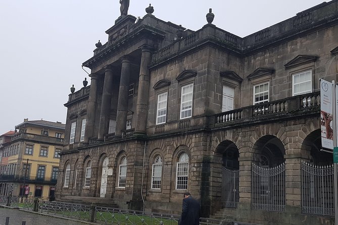 Transfer from Lisbon to Porto - Experienced and Friendly Drivers