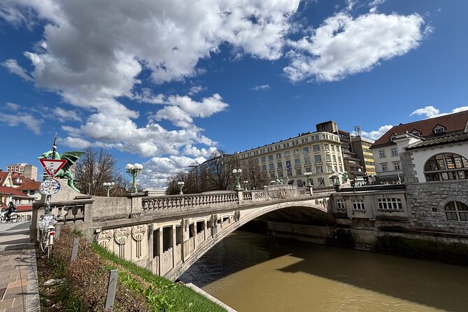 Transfer from Ljubljana to Trieste or vice versa - About the Company and Customer Feedback