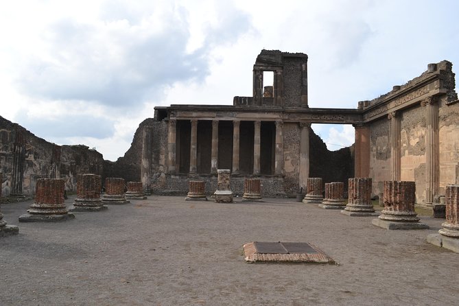 Transfer from Naples to Positano with 2 hours Private Tour in Pompeii - Key Points