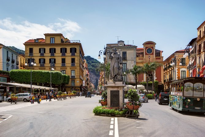 Transfer from Naples to Sorrento - Transfer from Naples to Sorrento: Convenient, Private, & Comforting