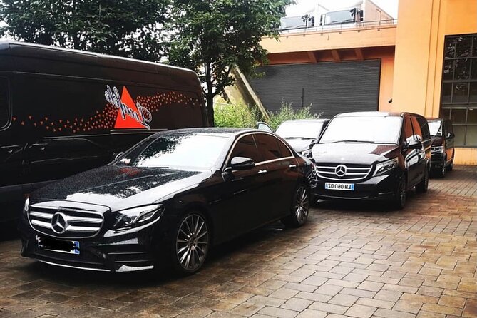 Transfer from Orly/CDG/LBG Airport to Paris (E-Class 2pax) - Transfer from Orly/CDG/LBG Airport to Paris (E-Class 2pax): Comfort and Convenience in a Private Ride