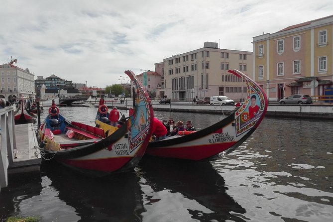 Transfer from Porto to Coimbra visiting Aveiro, half day - Visiting the Faro da Barra, Portugals Tallest Lighthouse