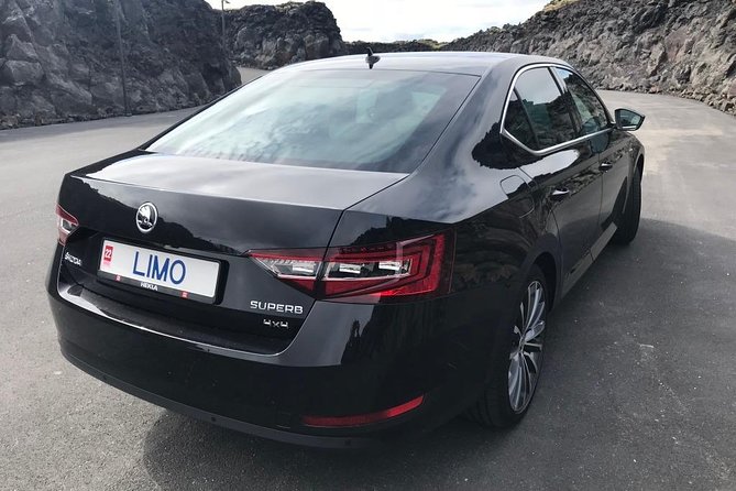 Transfer from Reykjavik - Private airport transfer to KEF Airport - The Experience on Board: Comfort and Connectivity