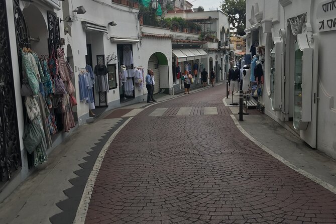 Transfer from Rome to Amalfi coast/Sorrento Area and Vice Versa - How the Transfer Service Ensures a Comfortable Ride from Rome to the Coast