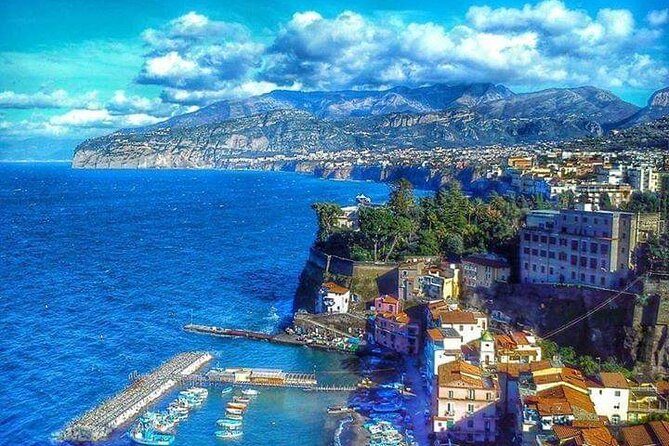 Transfer from Sorrento to Naples airport or station - The Service Provider: Luxuservice