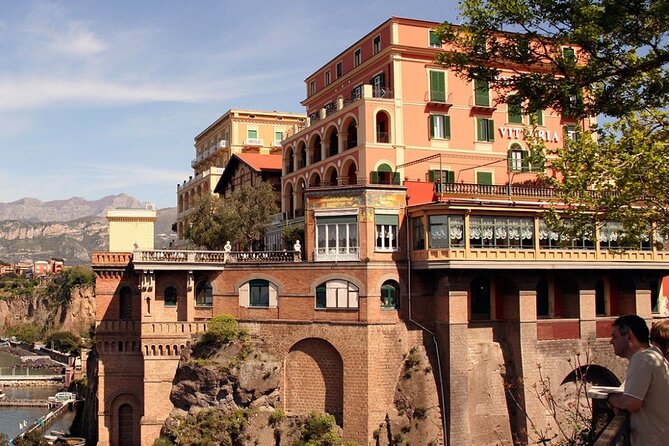 Transfer from Sorrento to Naples or Viceversa - The Advantages of a Private Transfer Over Public Transit in Italy