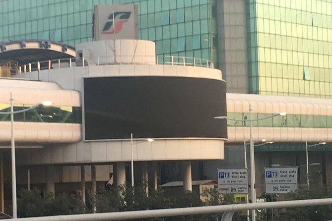 Transfer from / to Fiumicino / Ciampino airports - Comfortable and Efficient Airport Transfers in Rome for Up to Three Travelers