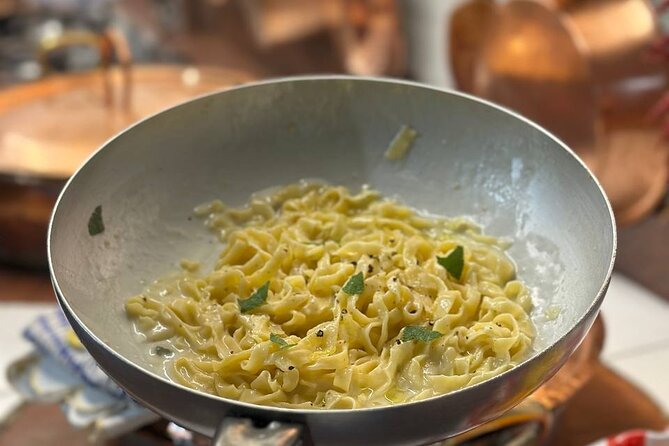 Transfer from/to Naples - The Experience of Stopovers and Sightseeing