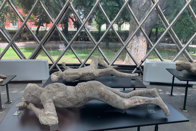 Transfer Naples to Positano and stop in Pompeii - Who Would Benefit Most from This Tour