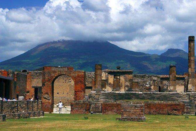Transfer Naples to Sorrento with stop to visit Pompeii ruins - Key Points