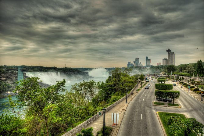 Transfer Niagara Falls, Canada to Toronto Pearson International Airport YYZ - Reliable Private Transfer from Niagara Falls to Toronto Pearson International Airport