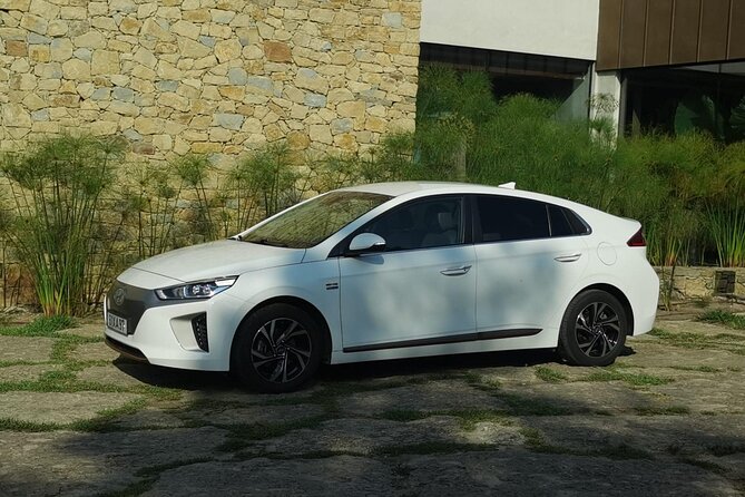 Transfer to Albufeira from Lisbon - Modern Vehicles with Comfort and Connectivity